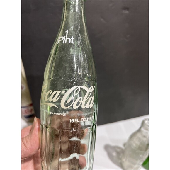LOT WA Soda Bottles 7UP Coke-Cola Royal Crown Cola Vintage - Picture 4 of 16